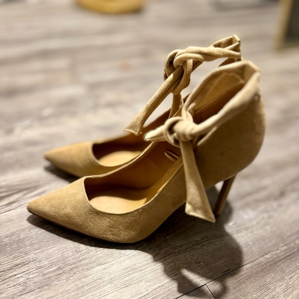 Express Pumps - Picture 5 of 6